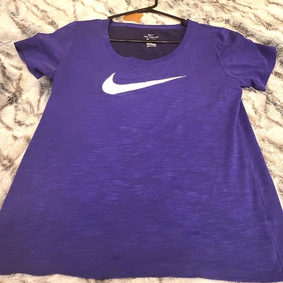 Nike  Dri-Fit  Swoosh T-Shirt Women's Size XL - Picture 1 of 2